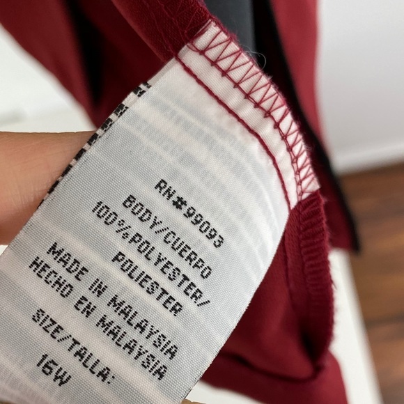 Le Bos One Button Red & Black Light Weight Trench - Picture 5 of 7